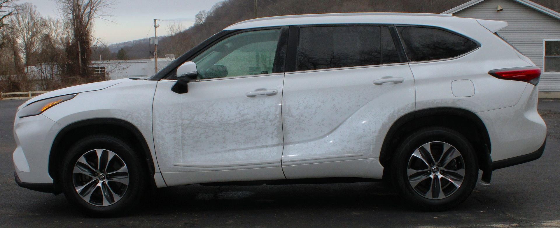 Used 2023 Toyota Highlander L image 10