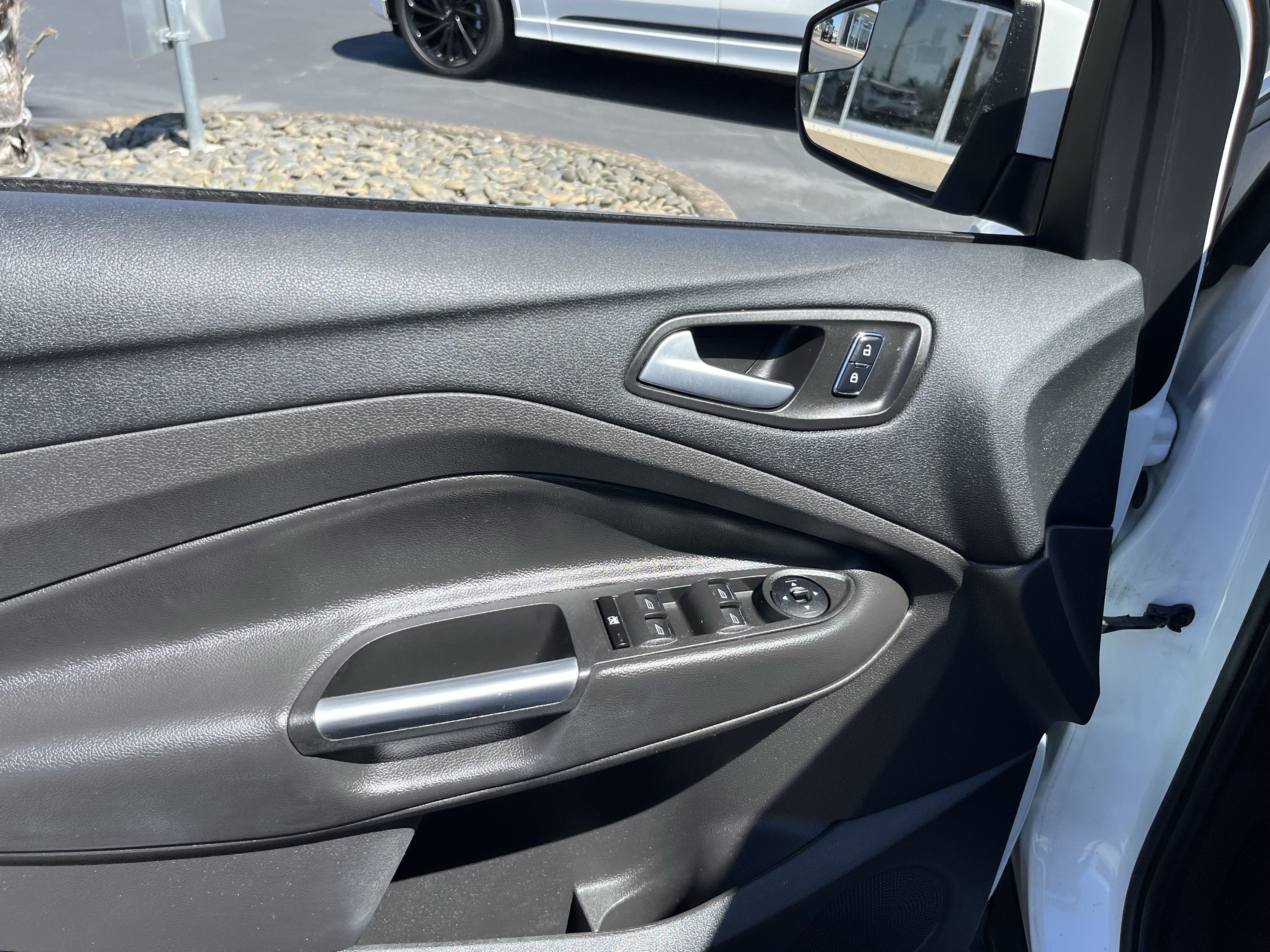 Used 2016 Ford Escape SE w/ Equipment Group 201A FWD image 13