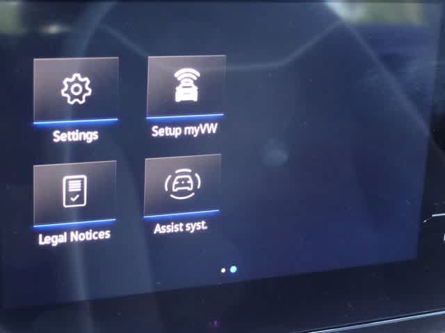 Used 2025 Volkswagen Taos SE FWD image 21