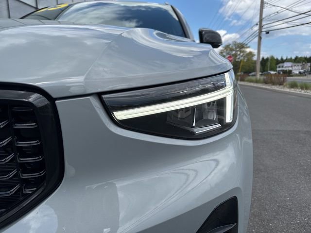 Certified 2025 Volvo XC40 B5 Plus AWD/4WD image 8
