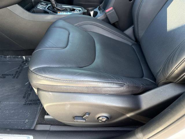 Used 2021 Jeep Cherokee Limited w/ Elite Package image 14