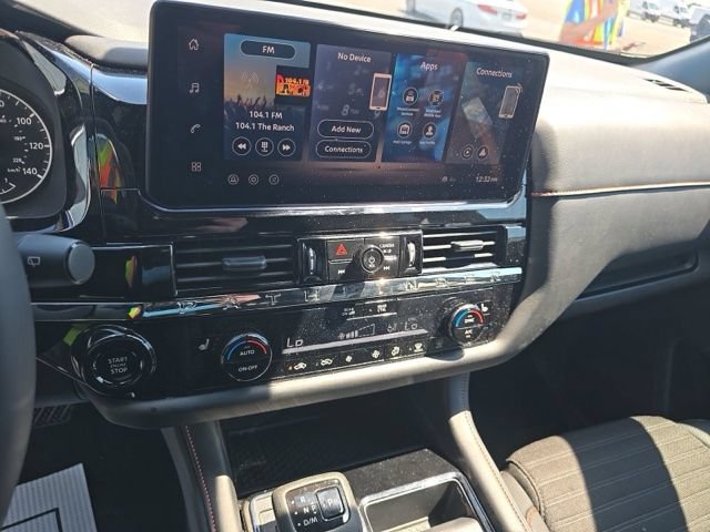 Used 2026 Nissan Pathfinder Rock Creek AWD/4WD image 11