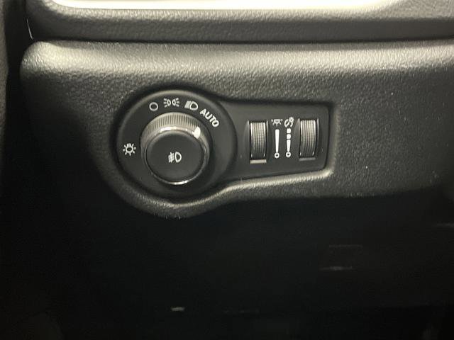 New 2026 Chrysler Pacifica Select w/ S Appearance Package image 23