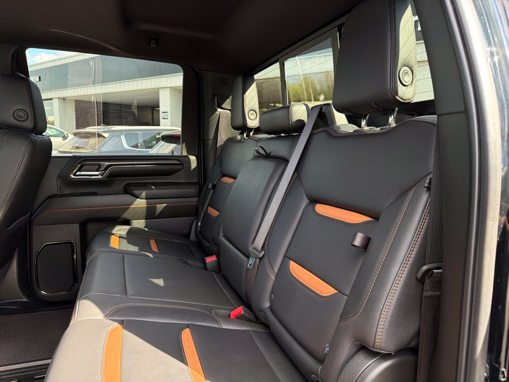 Used 2024 GMC Sierra 2500 AT4 w/ Technology Package AWD/4WD image 39