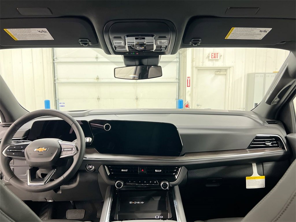 New 2026 Chevrolet Suburban LT image 10