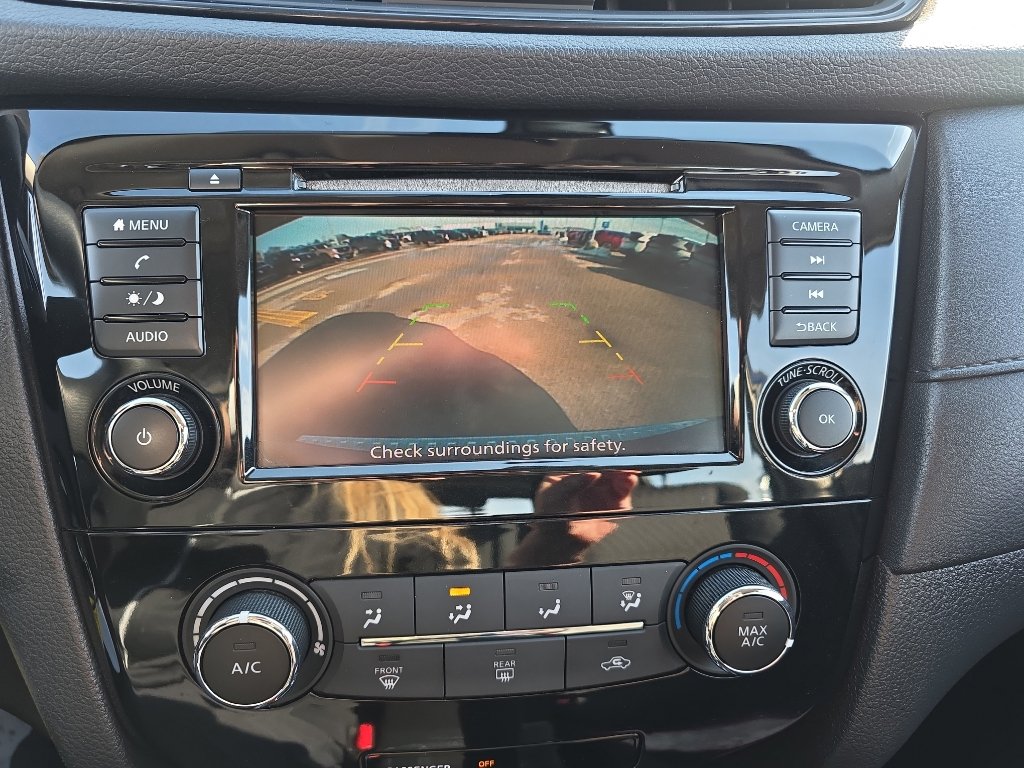 Used 2019 Nissan Rogue S image 23