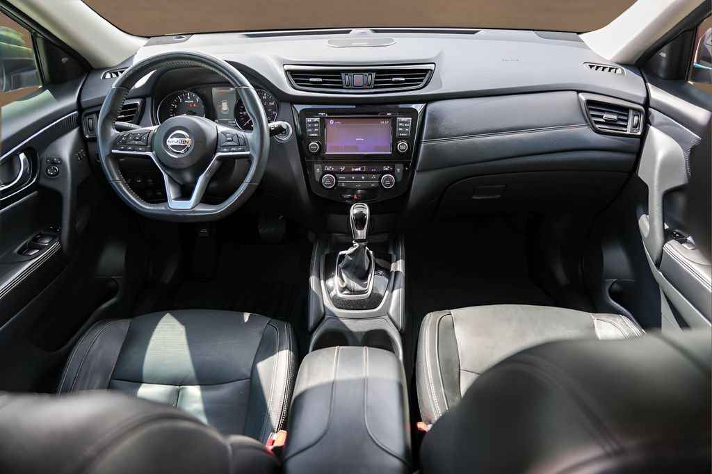 Used 2017 Nissan Rogue SL FWD image 22