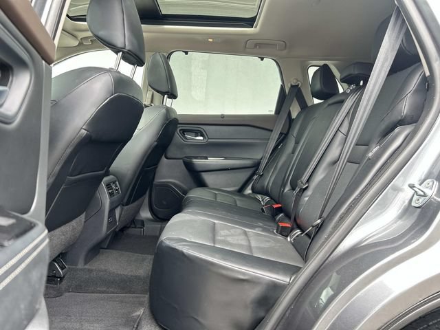 Used 2022 Nissan Rogue SV w/ SV Premium Package AWD/4WD image 16