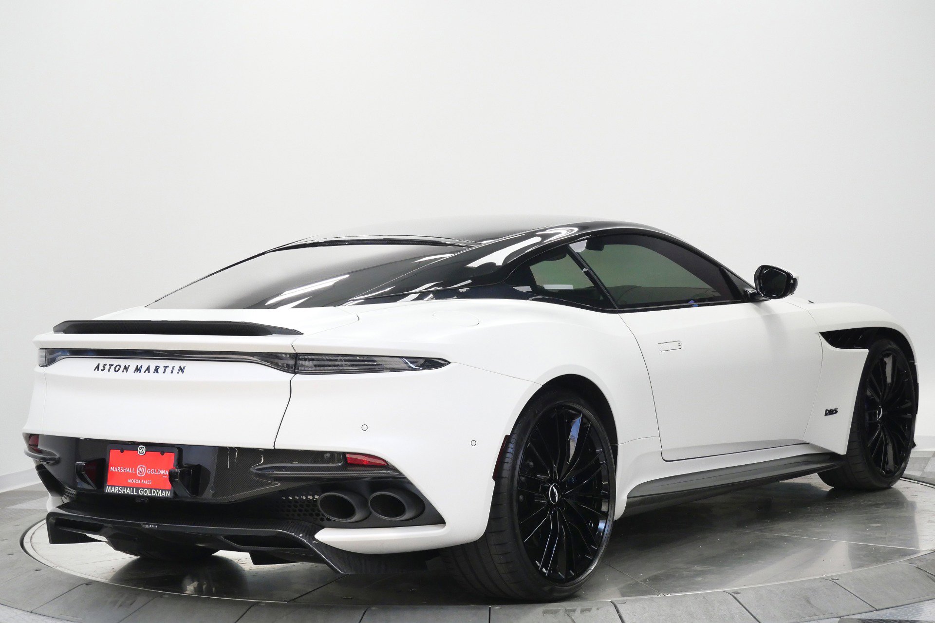 Used 2020 Aston Martin DBS Superleggera RWD image 9