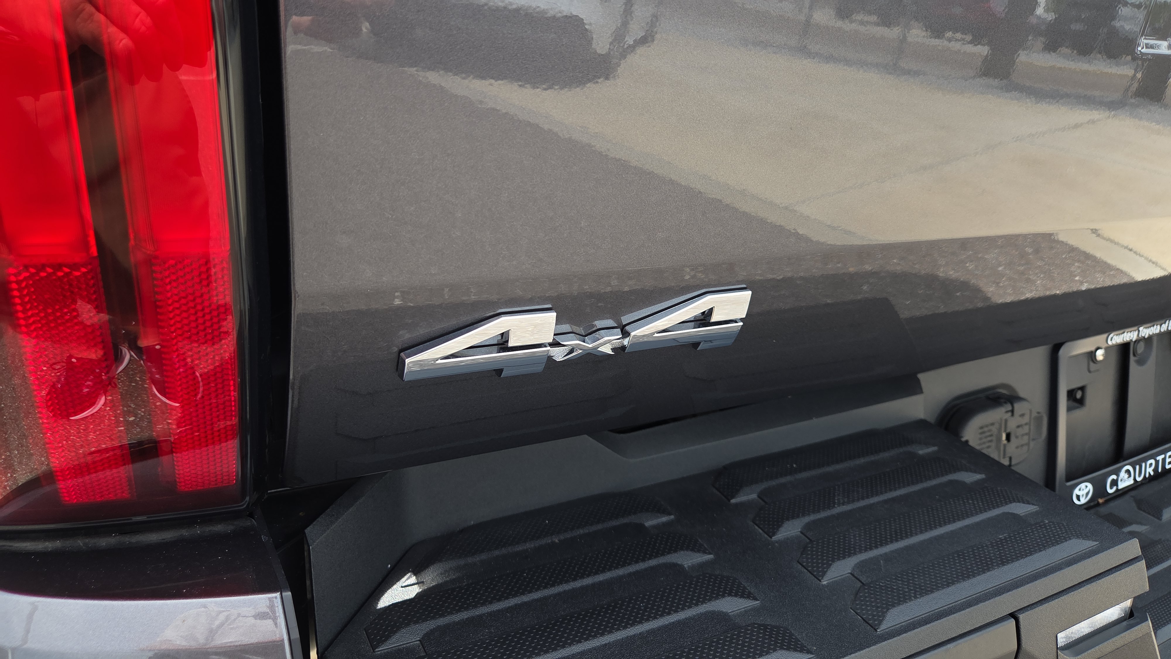 Certified 2025 Toyota Tundra SR5 AWD/4WD image 32