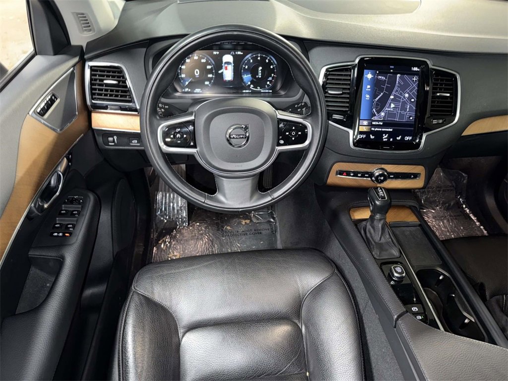 Used 2022 Volvo XC90 T6 Momentum w/ Advanced Package image 4