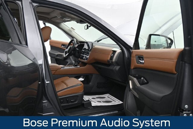 Used 2025 Nissan Pathfinder Platinum w/ Cargo Package AWD/4WD image 14