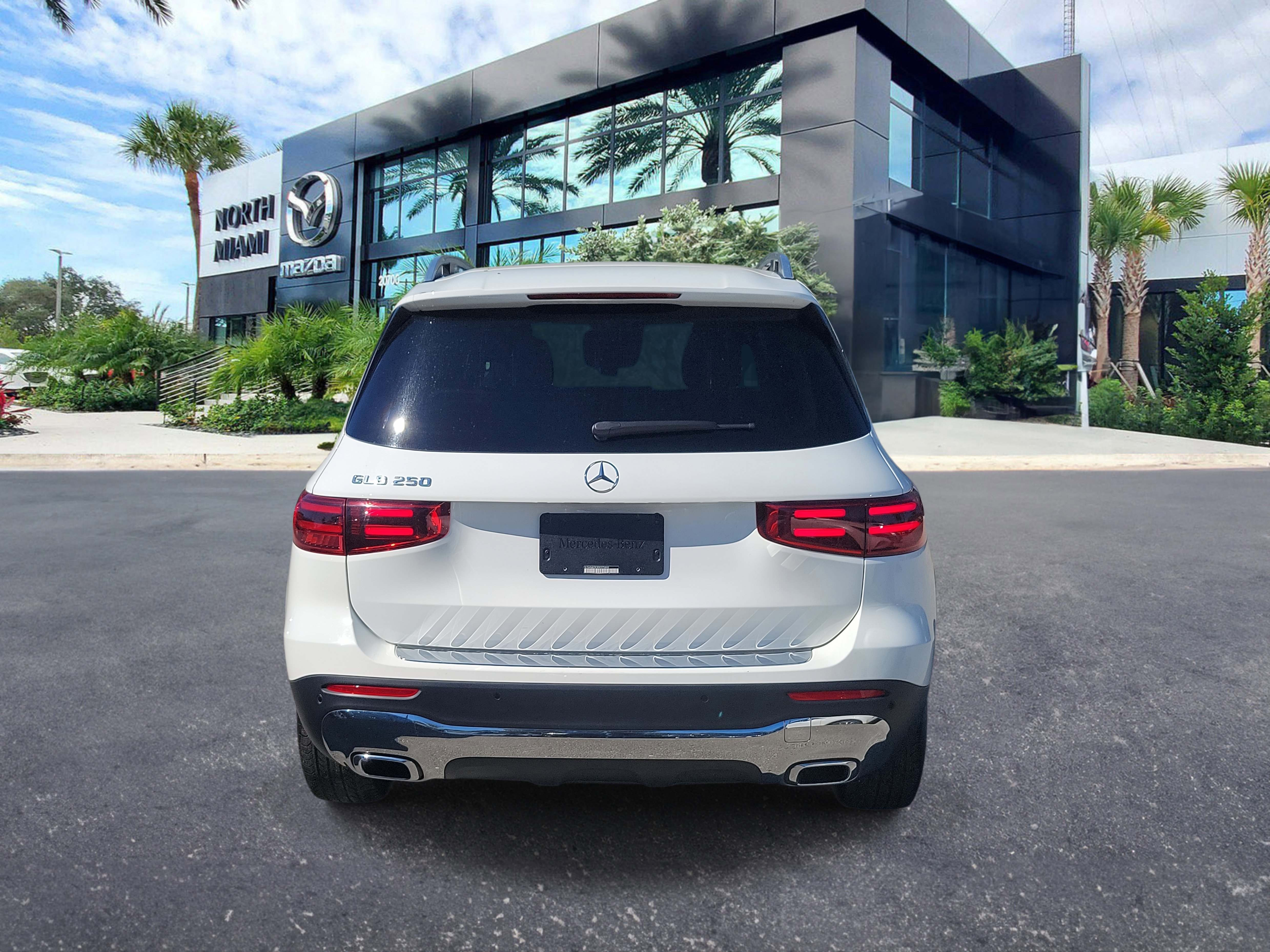 Used 2024 Mercedes-Benz GLB 250 image 4