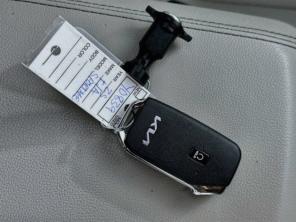 Used 2025 Kia Sportage EX w/ Premium Package FWD image 35