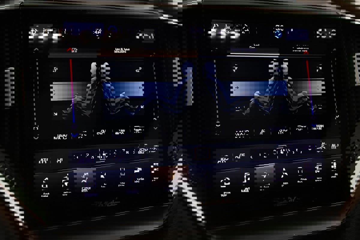 Used 2022 Maserati Ghibli Modena image 40