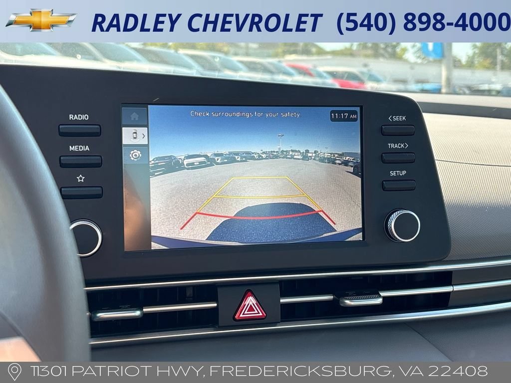 Used 2025 Hyundai Elantra Hybrid FWD image 9