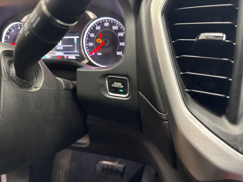 Used 2017 GMC Acadia SLT w/ LPO, Floor Liner Package image 29