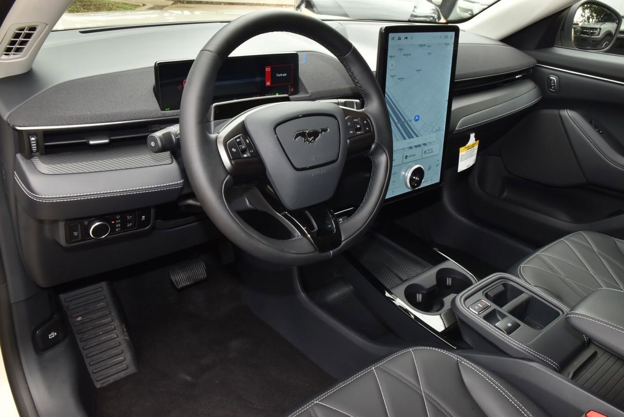 Certified 2025 Ford Mustang Mach-E Select RWD image 32