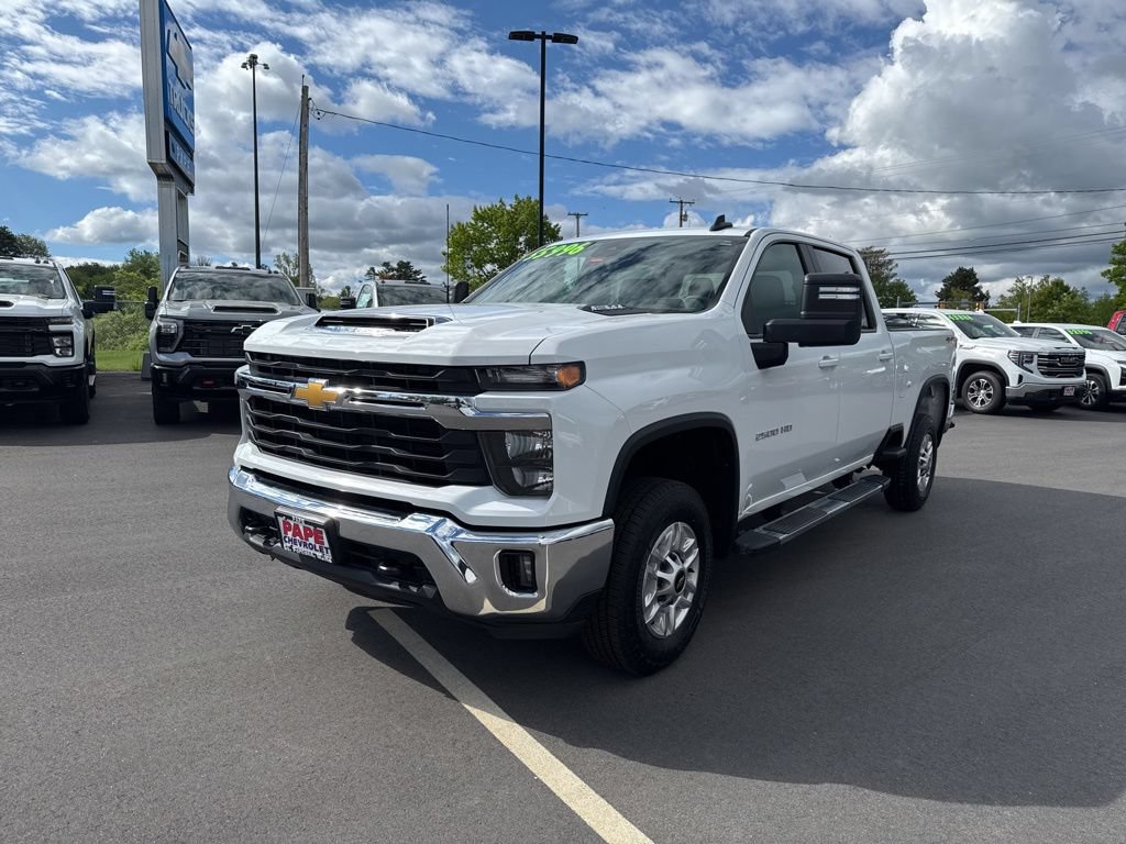 Used 2025 Chevrolet Silverado 2500 LT w/ Convenience Package AWD/4WD image 9