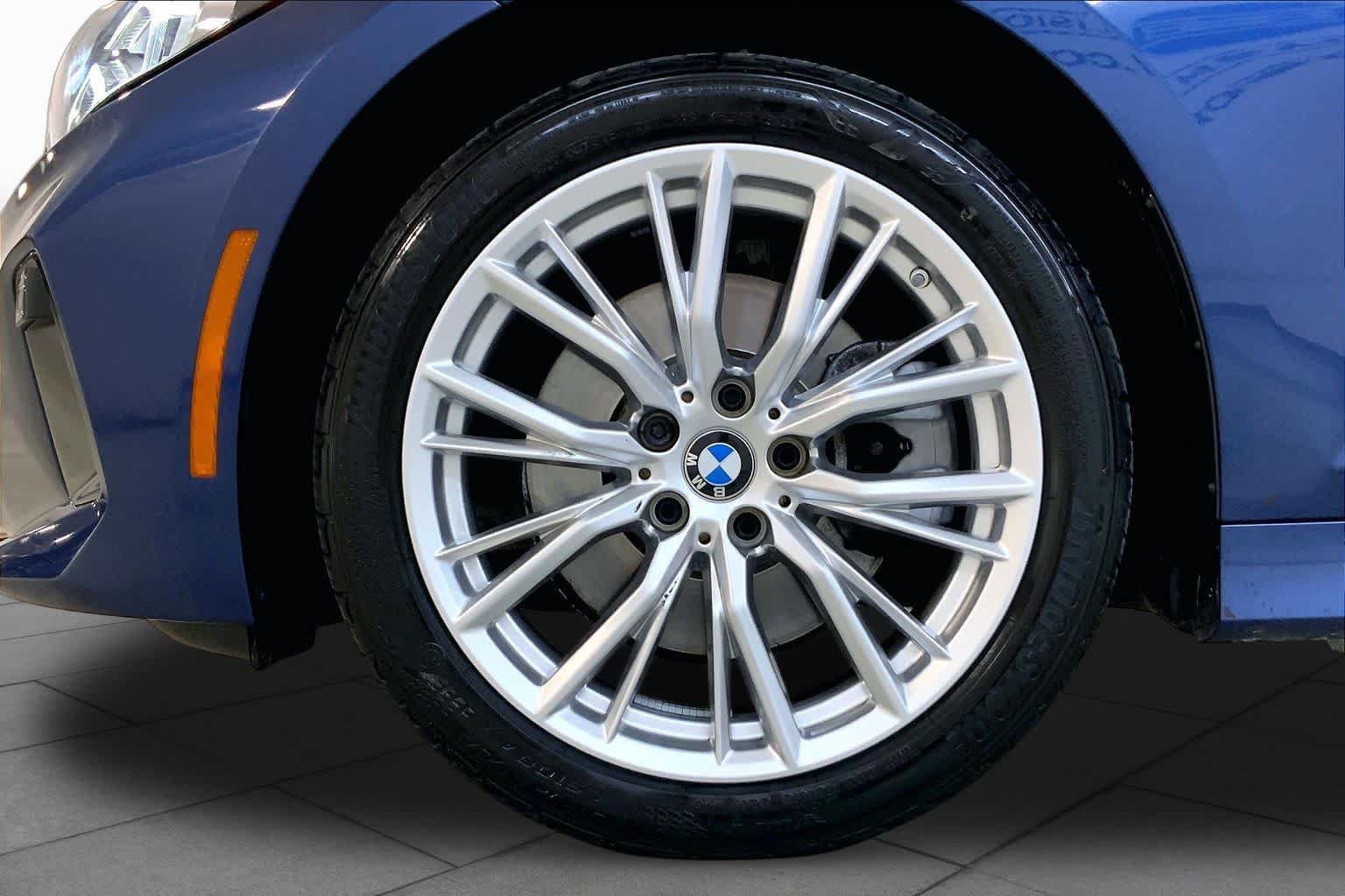 Used 2024 BMW 330i Sedan w/ Convenience Package RWD image 10