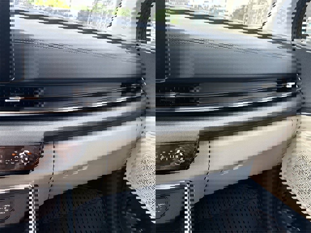 New 2026 Kia Carnival EX image 11