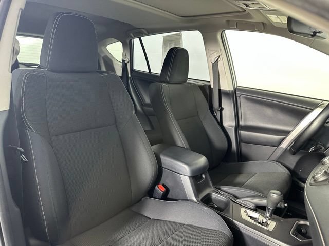 Used 2017 Toyota RAV4 XLE AWD/4WD image 27