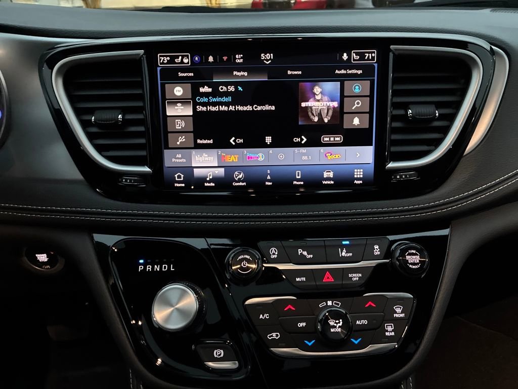 New 2026 Chrysler Pacifica Limited w/ Trailer Tow Group image 19