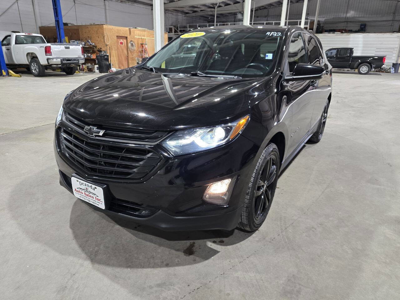 Used 2020 Chevrolet Equinox LT w/ Midnight Edition AWD/4WD image 3