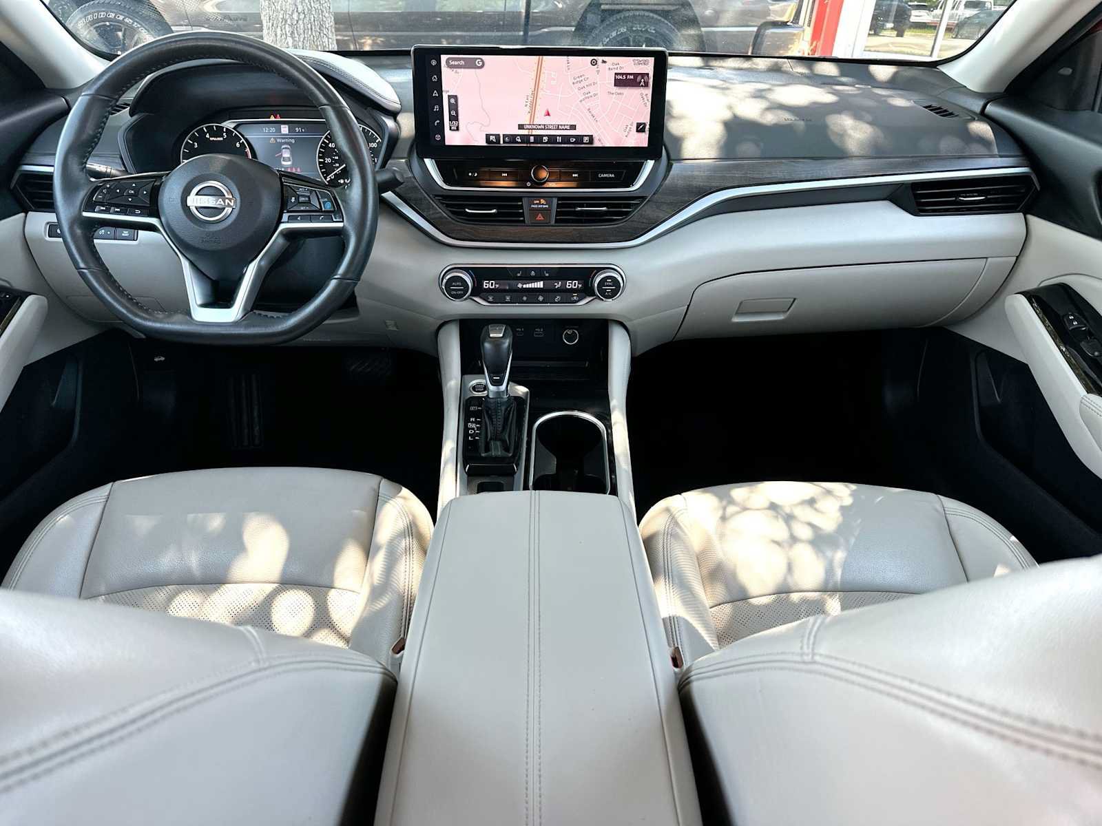 Used 2024 Nissan Altima 2.5 SL FWD image 25
