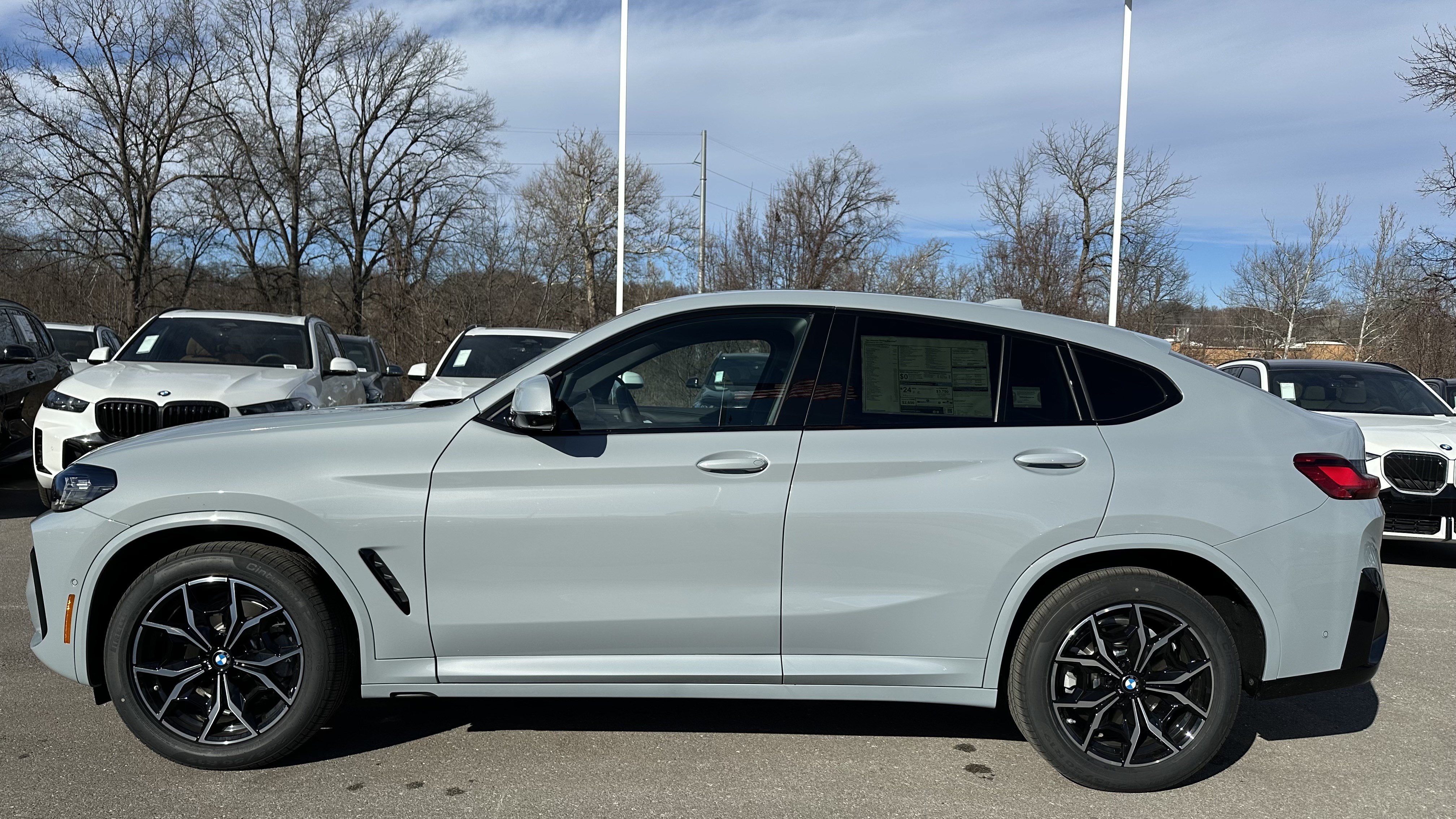 Used 2025 BMW X4 xDrive30i w/ Premium Package AWD/4WD image 7