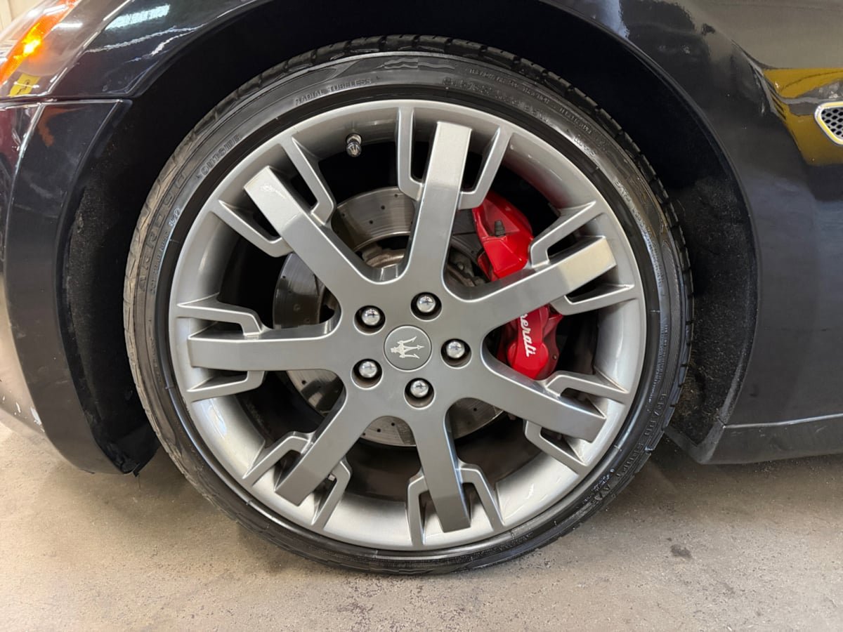 Used 2013 Maserati GranTurismo Sport RWD image 22