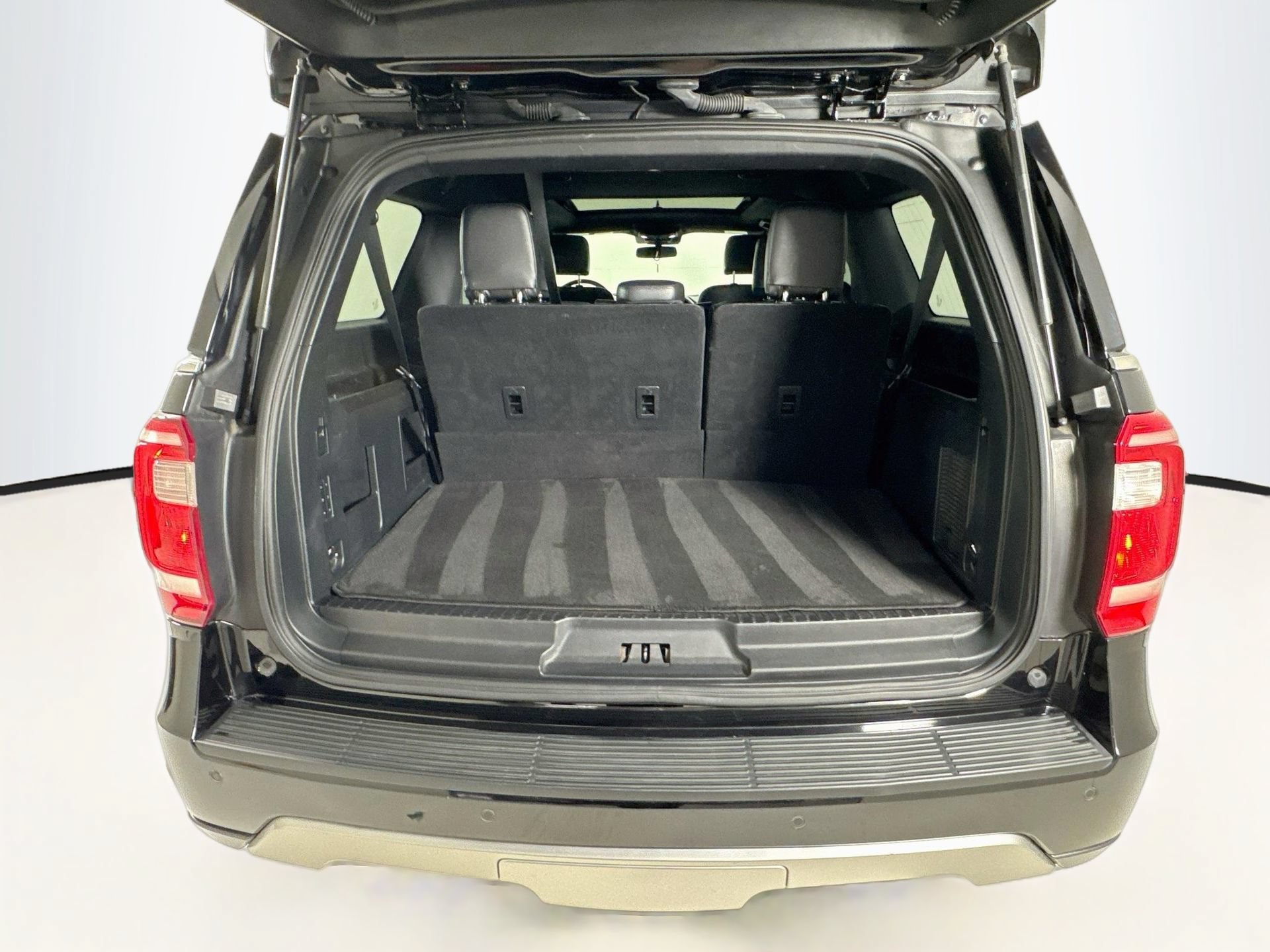 Used 2021 Ford Expedition Max XLT RWD image 26