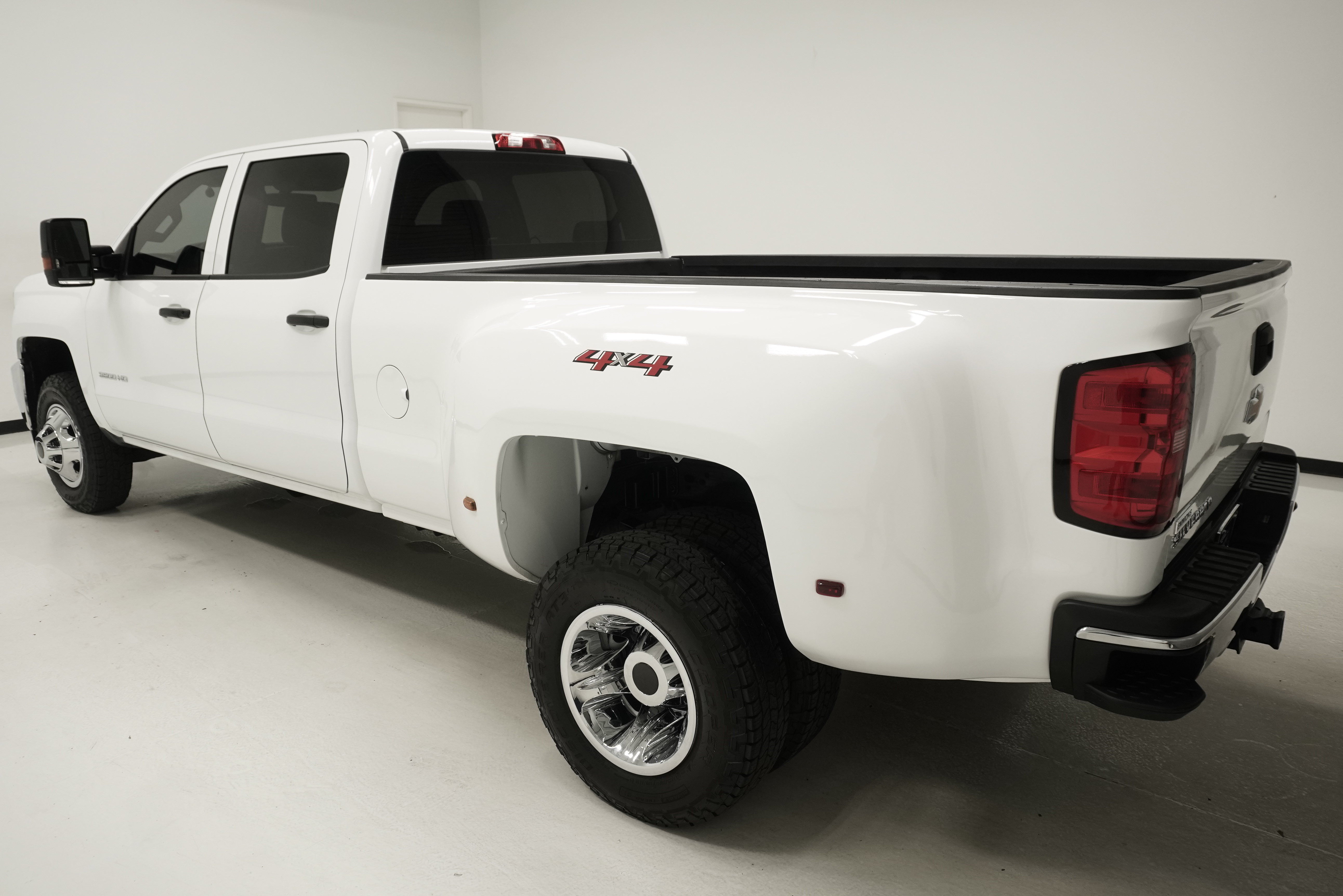 Used 2018 Chevrolet Silverado 3500 W/T w/ WT Fleet Convenience Package AWD/4WD image 4