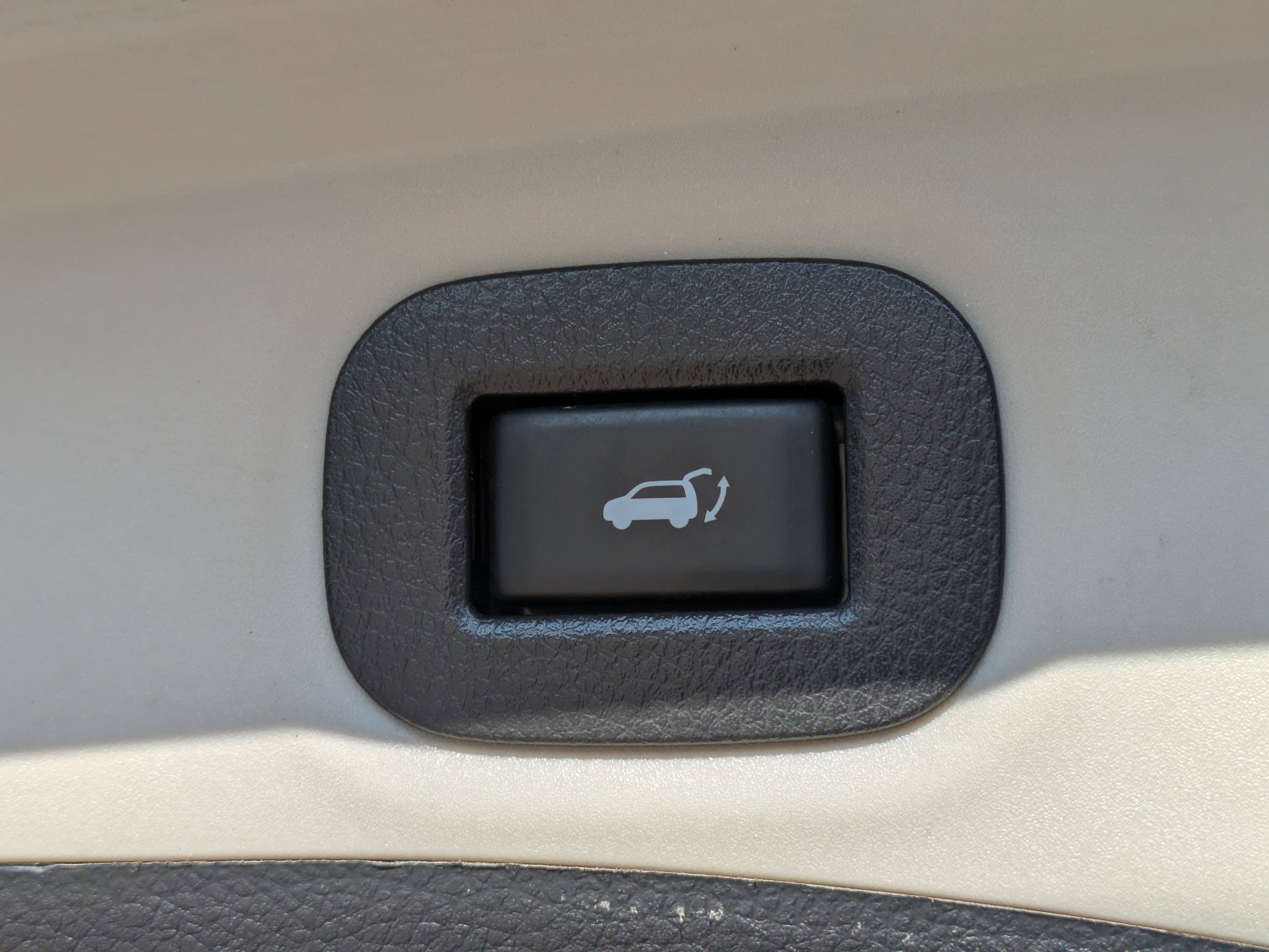 Used 2018 Nissan Rogue SV image 14