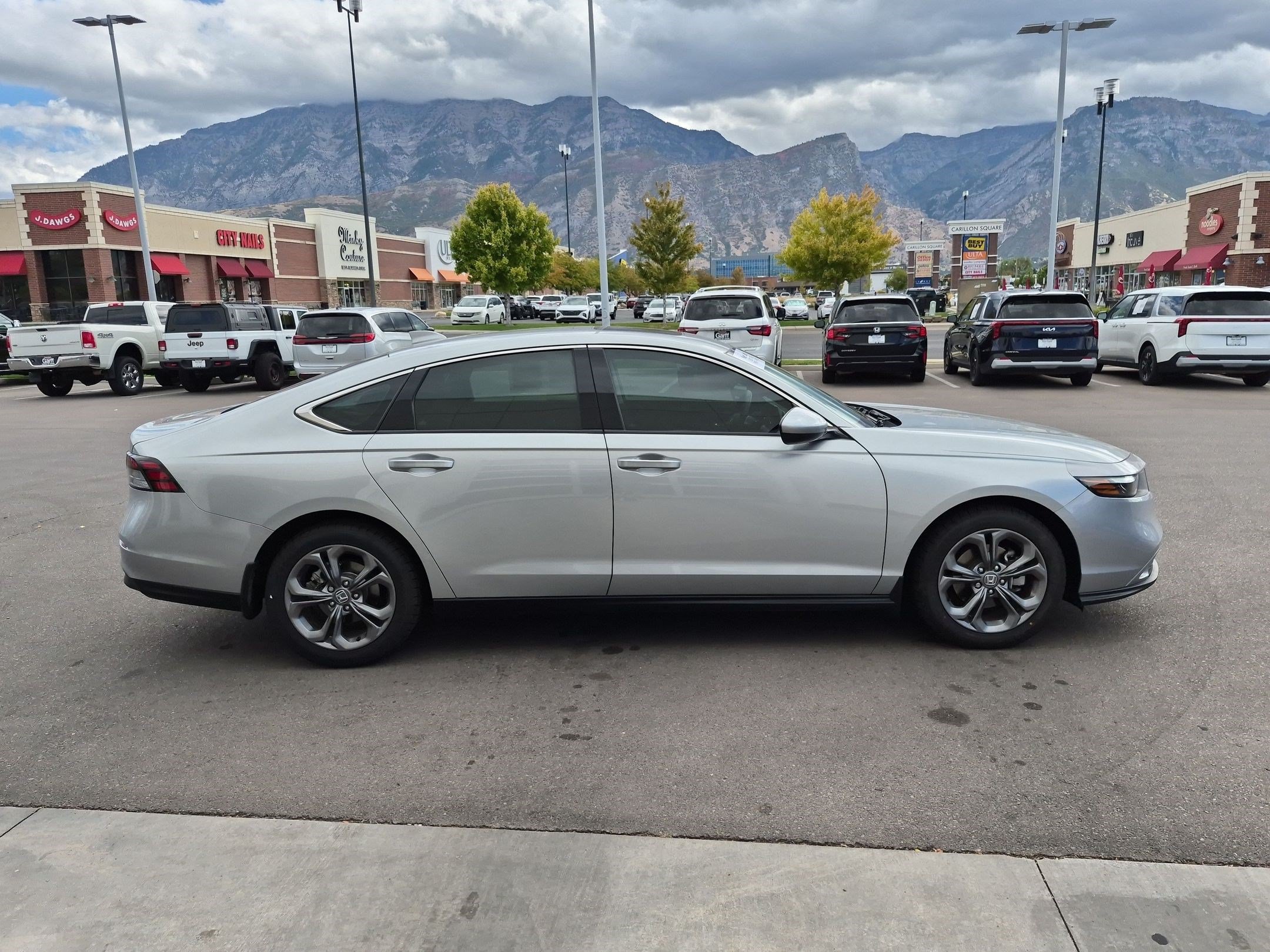 Used 2024 Honda Accord EX image 2