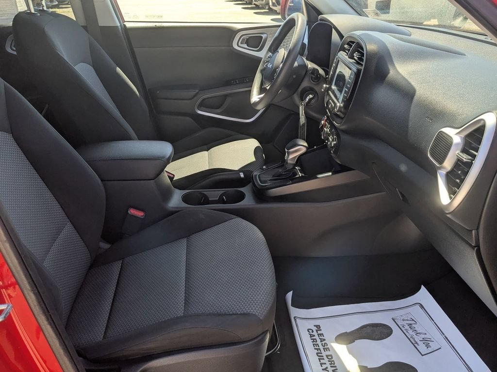 Used 2022 Kia Soul LX FWD image 25
