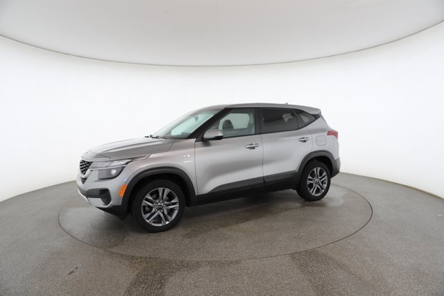 Used 2021 Kia Seltos LX image 4