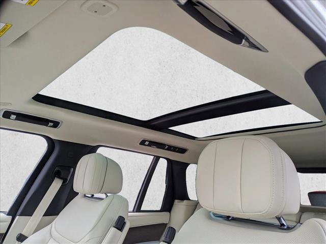 New 2026 Land Rover Range Rover SE image 17