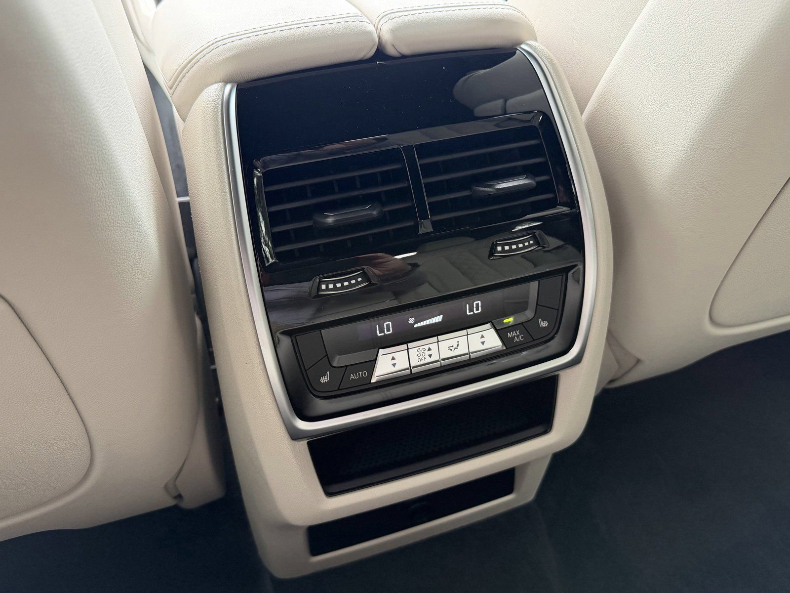 New 2027 BMW X6 M60i AWD/4WD image 18