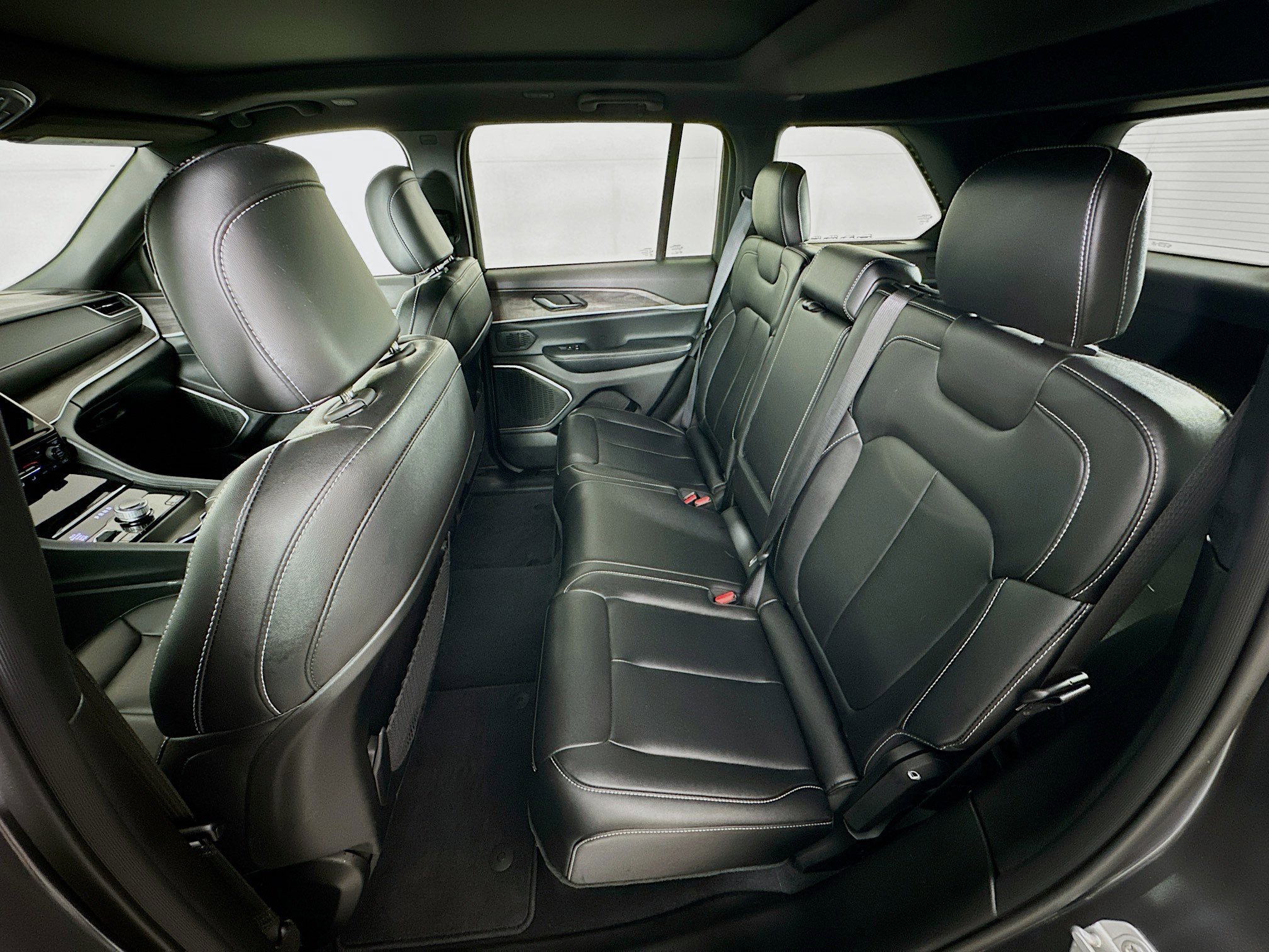 Used 2024 Jeep Grand Cherokee Limited 4xe image 29