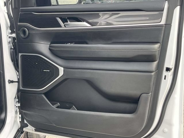 Used 2024 Jeep Wagoneer L 4WD image 28