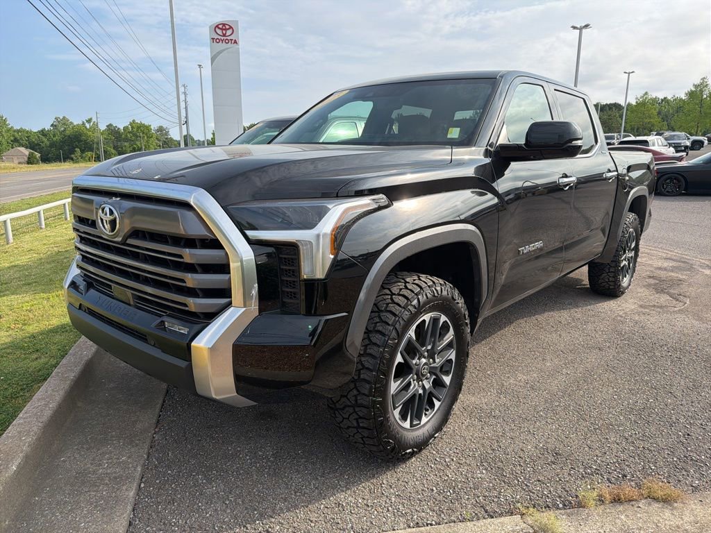 Used 2025 Toyota Tundra Limited AWD/4WD image 1