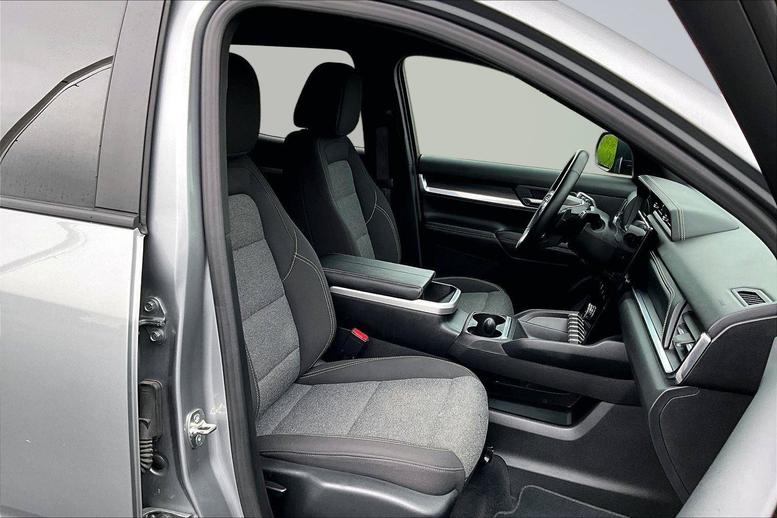 Used 2025 GMC Terrain Elevation AWD/4WD image 8