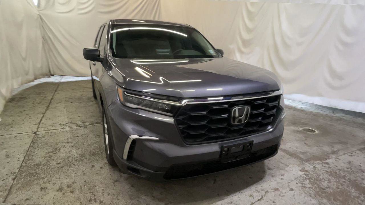 Used 2023 Honda Pilot LX image 2