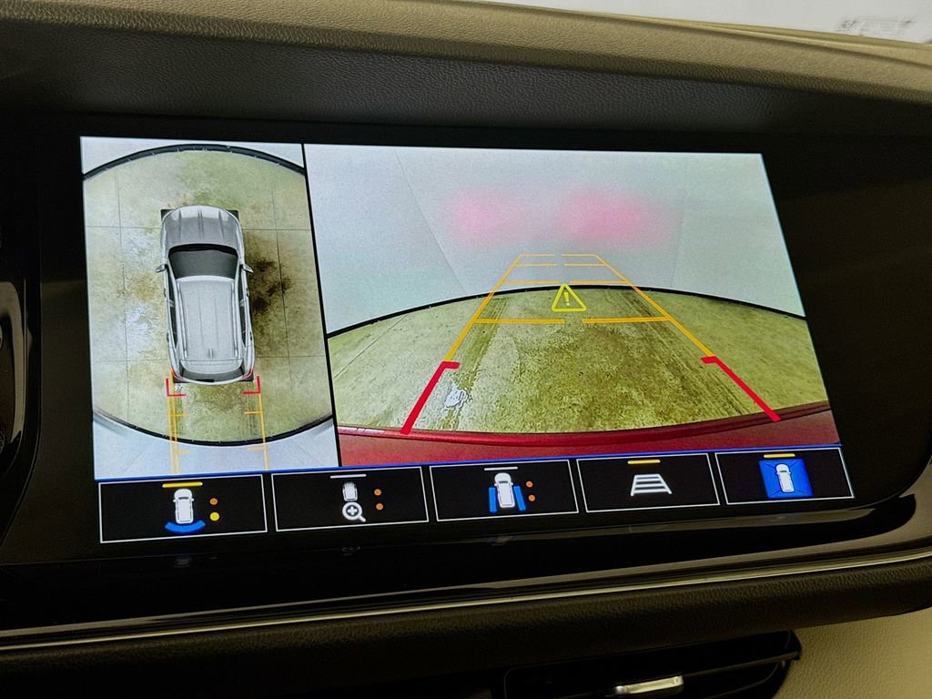 Used 2023 Buick Envision Avenir image 19