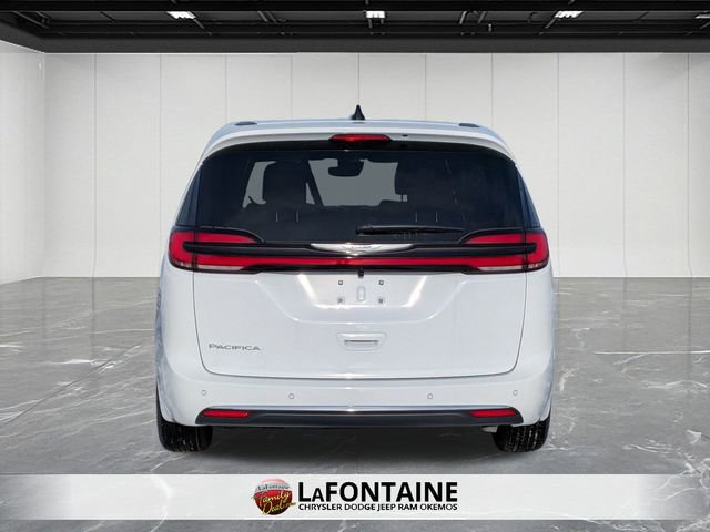 New 2026 Chrysler Pacifica Select image 4
