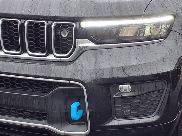 Used 2022 Jeep Grand Cherokee Overland w/ Advanced Protech Group III image 31