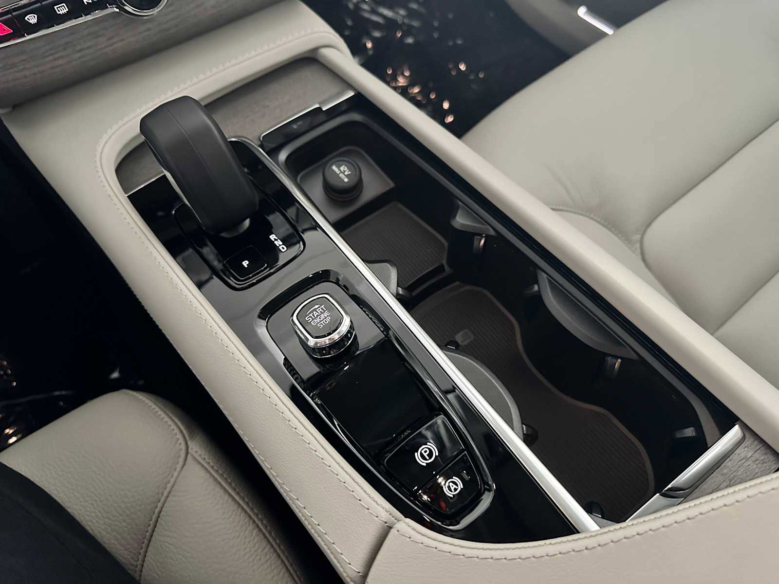 Certified 2023 Volvo XC90 B5 Plus w/ Protection Package Premier AWD/4WD image 61