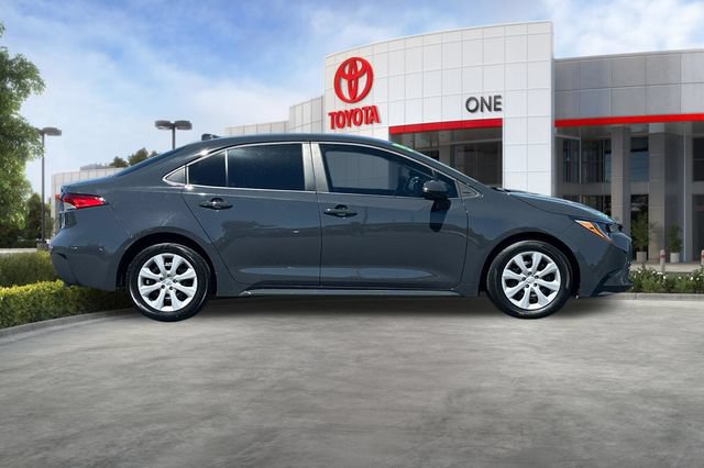 Used 2025 Toyota Corolla LE FWD image 3