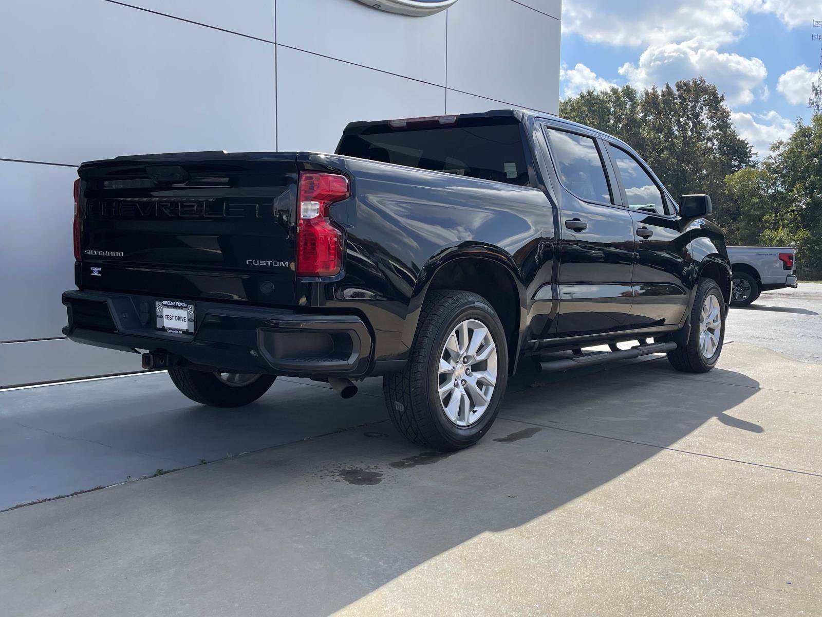 Used 2023 Chevrolet Silverado 1500 Custom RWD image 4